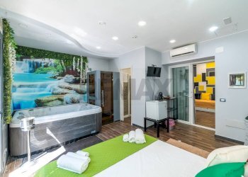 Bagno - Casa indipendente Via Giuseppe Garibaldi
 
345, Catania - foto 1