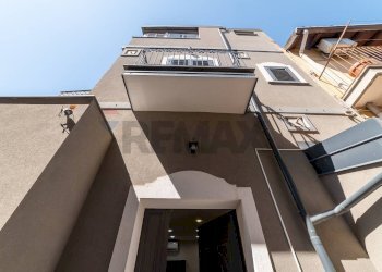Edificio all\'aperto - Casa indipendente Via Giuseppe Garibaldi
 
345, Catania - foto 6