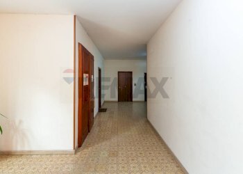 Hall / corridoio - Apartment Via Circumvallazione Sturiale
 
24, Riposto - photo 7