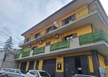 Edificio all\'aperto - Two-room apartment via Roma
 
125, Mascalucia - photo 1