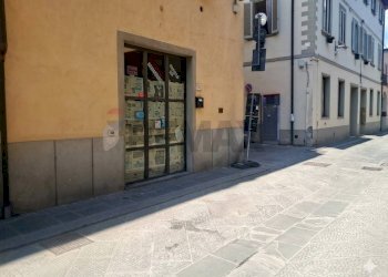 Edificio all\'aperto - Locale Commerciale Via Mazzini
 
36, San Giovanni Valdarno - foto 1