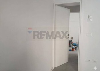 Hall / corridoio - Locale Commerciale Via Mazzini
 
36, San Giovanni Valdarno - foto 10