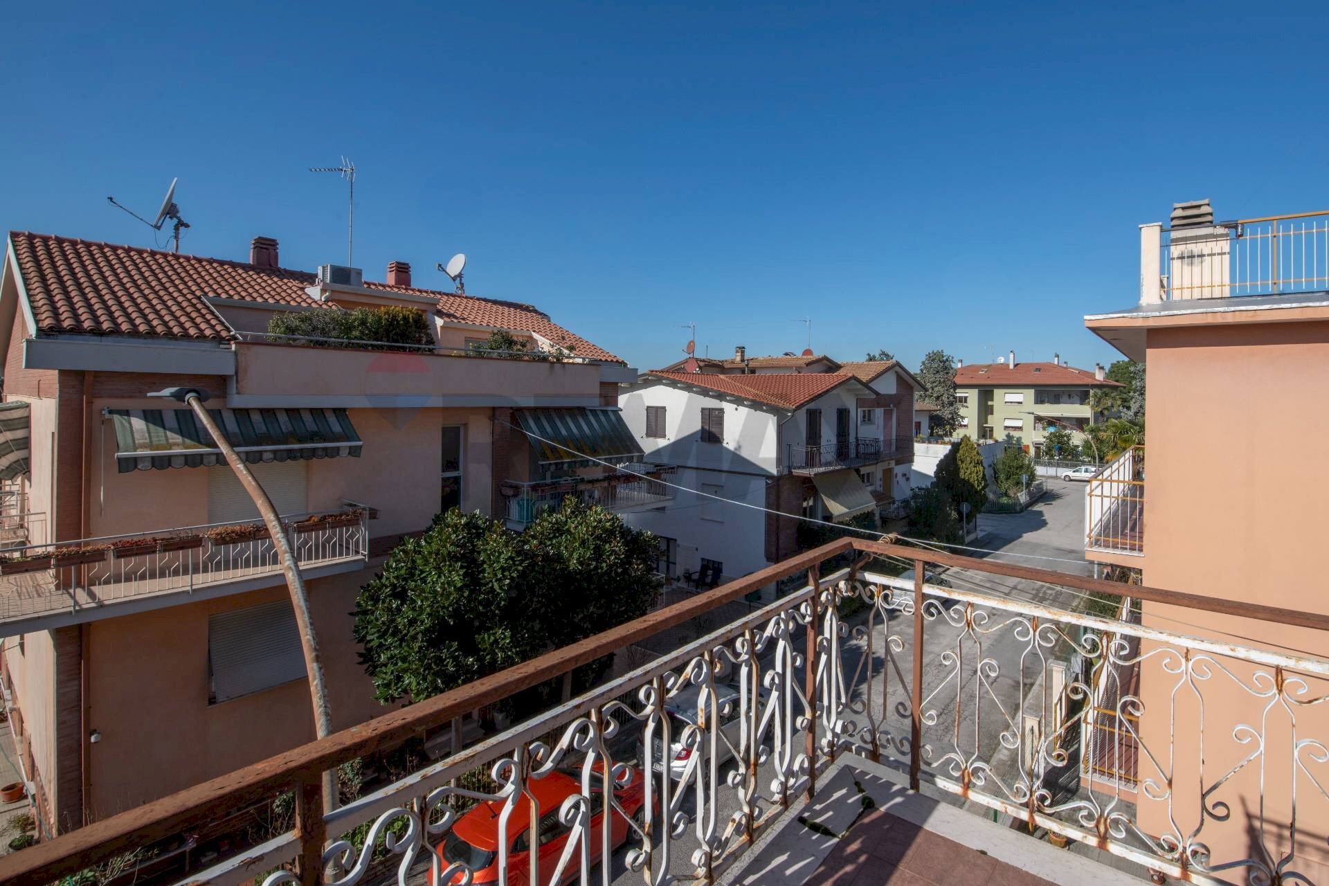 Balcone - Apartment via Boccaccio
 
8, Falconara Marittima - photo 1