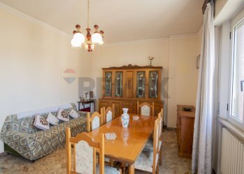 Sala da pranzo - Apartment via Boccaccio
 
8, Falconara Marittima - photo 24