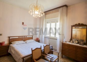 Camera / camera da letto - Apartment via Boccaccio
 
8, Falconara Marittima - photo 32