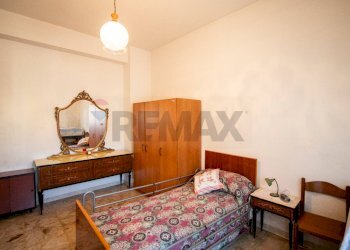 Camera / camera da letto - Apartment via Boccaccio
 
8, Falconara Marittima - photo 36