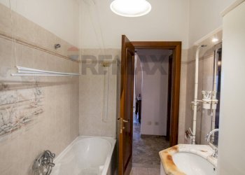Bagno - Apartment via Boccaccio
 
8, Falconara Marittima - photo 38