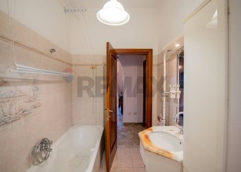 Bagno - Apartment via Boccaccio
 
8, Falconara Marittima - photo 40