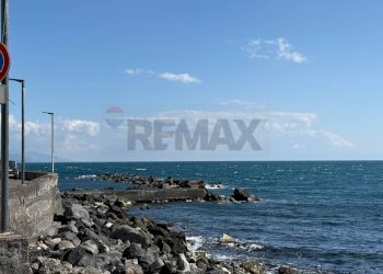 Vista dell\'acqua - Bilocale VIA S. CARNEVALE
 
15, Riposto - foto 24