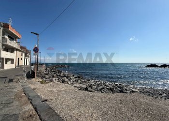 Vista dell\'acqua - Bilocale VIA S. CARNEVALE
 
15, Riposto - foto 25