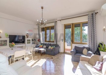 Sala da pranzo - Appartamento Via Fimia
 
18, Catania - foto 4