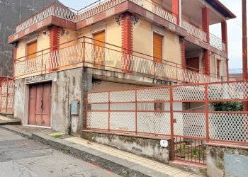 Casa all\'aperto - Villa via tenente scuderi
 
4, 6, Zafferana Etnea - photo 1