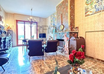 Sala da pranzo - Villa via tenente scuderi
 
4, 6, Zafferana Etnea - photo 4