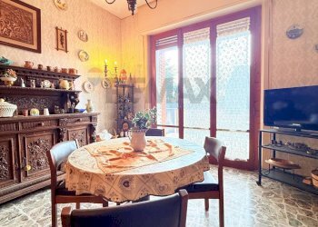 Sala da pranzo - Villa via tenente scuderi
 
4, 6, Zafferana Etnea - photo 7
