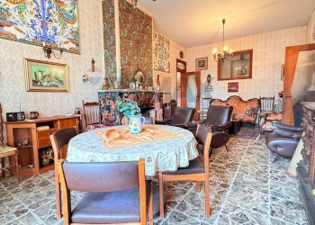 Sala da pranzo - Villa via tenente scuderi
 
4, 6, Zafferana Etnea - photo 8