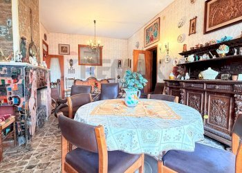 Sala da pranzo - Villa via tenente scuderi
 
4, 6, Zafferana Etnea - photo 9