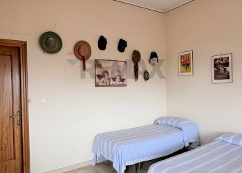 Camera / camera da letto - Villa via tenente scuderi
 
4, 6, Zafferana Etnea - photo 34