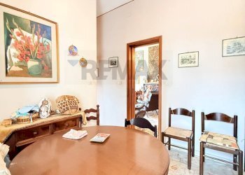 Sala da pranzo - Villa via tenente scuderi
 
4, 6, Zafferana Etnea - photo 45