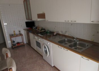 Cucina - Appartamento Via Senatore Avvocato Edoardo Di Giovanni
 
74, Siracusa - foto 9