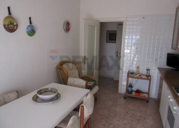 Sala da pranzo - Appartamento Via Senatore Avvocato Edoardo Di Giovanni
 
74, Siracusa - foto 10