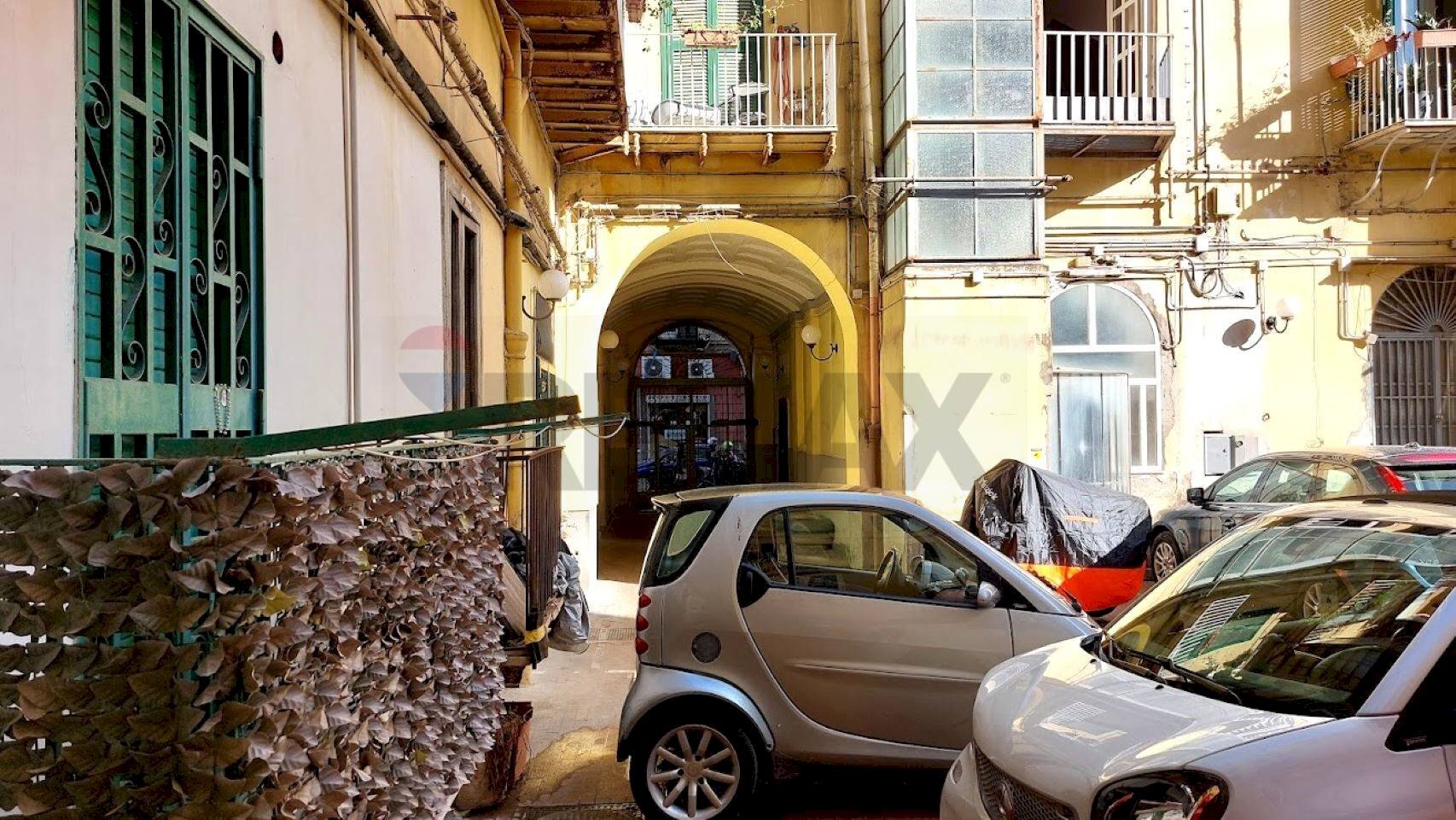 Edificio all\'aperto - Monolocale Corso Vittorio Emanuele
 
481, Napoli - foto 2