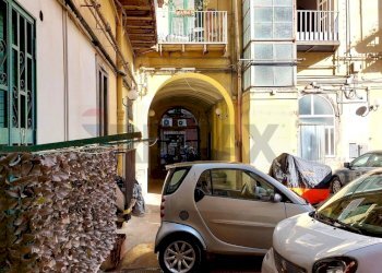 Edificio all\'aperto - Monolocale Corso Vittorio Emanuele
 
481, Napoli - foto 2