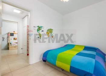 Camera / camera da letto - Trilocale Via Maddalena Casulana
 
12, Bergamo - foto 11