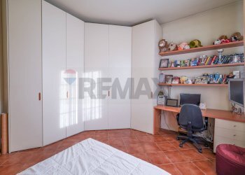 Camera / camera da letto - Four-room apartment Via Ariosto
 
2, Stezzano - photo 14