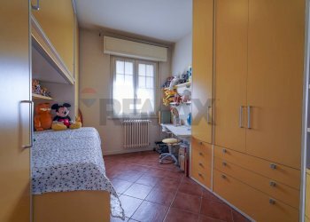 Camera / camera da letto - Four-room apartment Via Ariosto
 
2, Stezzano - photo 16