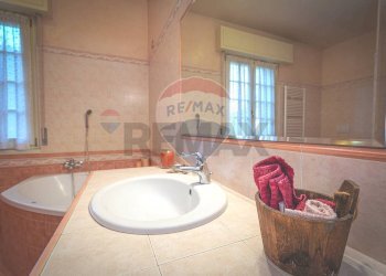 Bagno - Four-room apartment Via Ariosto
 
2, Stezzano - photo 20