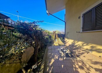 Vista delle montagne - Terraced Villa Strada Colle San Donato
50, Pescara - photo 16