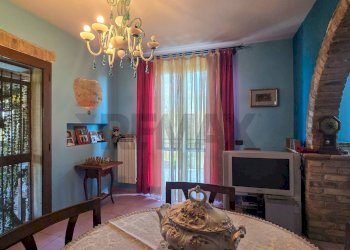 Sala da pranzo - Terraced Villa Strada Colle San Donato
50, Pescara - photo 32