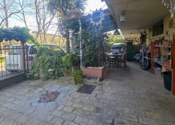 corte esterna piano seminterrato - Villa a Schiera Strada Colle San Donato
50, Pescara - foto 7