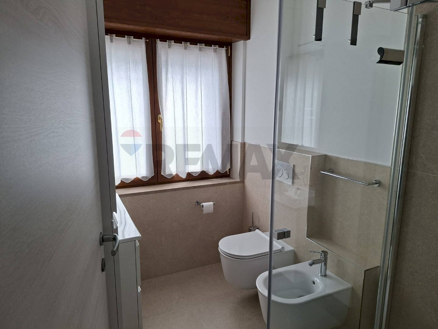 Bagno - Three-room apartment Via Pirago
 
32, Longarone - photo 3