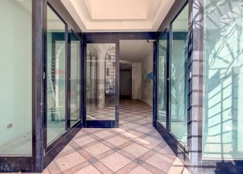 Ricezione / Lobby - Negozio Piazza Roma
 
13, Camerano - foto 2