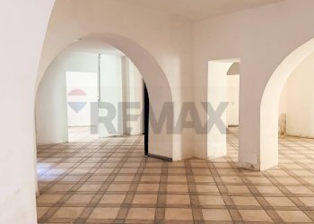 Stanza vuota - Negozio Piazza Roma
 
13, Camerano - foto 5