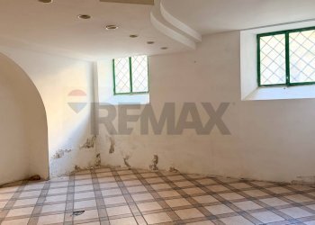 Stanza vuota - Negozio Piazza Roma
 
13, Camerano - foto 6