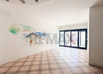 Stanza vuota - Negozio Piazza Roma
 
13, Camerano - foto 8