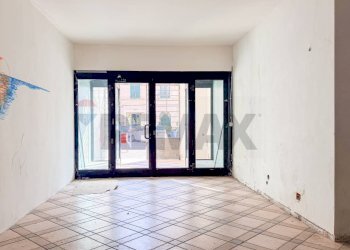 Stanza vuota - Negozio Piazza Roma
 
13, Camerano - foto 18