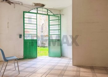 Stanza vuota - Negozio Piazza Roma
 
13, Camerano - foto 19