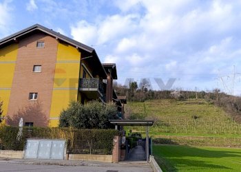 Edificio all\'aperto - Three-room apartment via bergamo
 
573, Pontida - photo 1