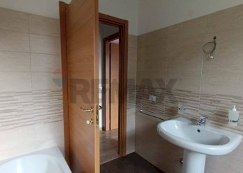 Bagno - Three-room apartment via bergamo
 
573, Pontida - photo 9