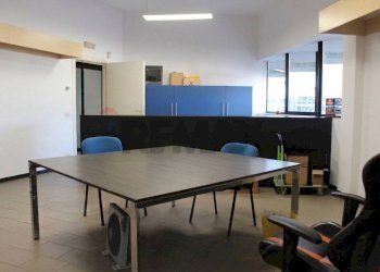 Sala da pranzo - Commercial Premises via moroni, Ponteranica - photo 1