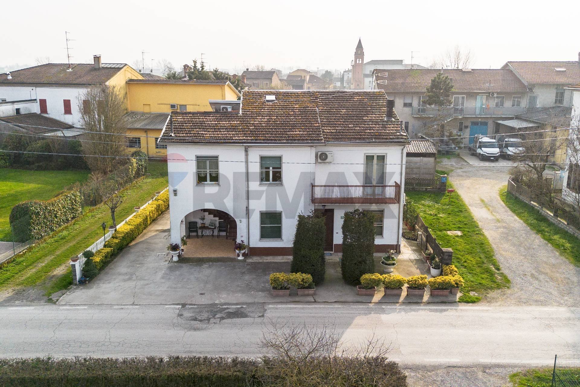 Casa all\'aperto - Independent house Frazione Frescarolo
 
76, Busseto - photo 1