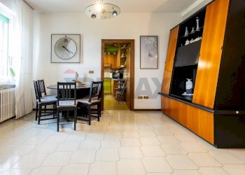 Sala da pranzo - Independent house Frazione Frescarolo
 
76, Busseto - photo 14