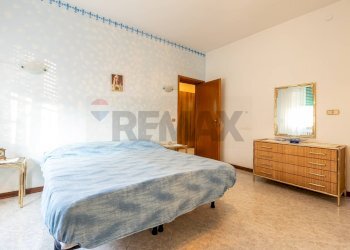 Camera / camera da letto - Independent house Frazione Frescarolo
 
76, Busseto - photo 25