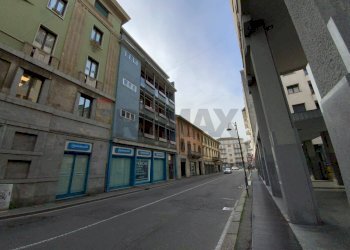 Edificio all\'aperto - Office via Crespi
 
1, Busto Arsizio - photo 1