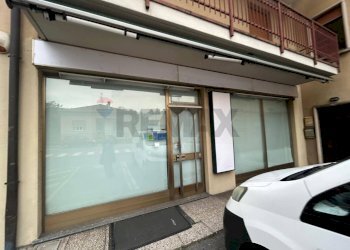 Edificio all\'aperto - Locale Commerciale Merate - foto 3