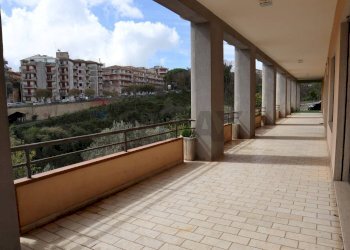 Balcone - Locale Commerciale C.so Vitt.Veneto
 
534/542, Ragusa - foto 4
