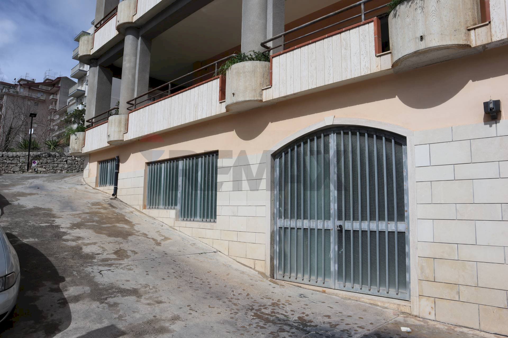 Edificio all\'aperto - Locale Commerciale C.so Vitt. Veneto
snc, Ragusa - foto 2
